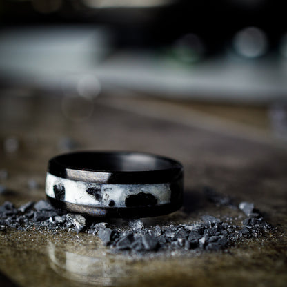 The Black Marble Glowstone Ring